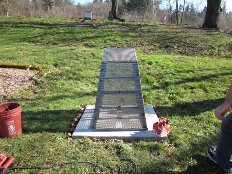 saarcemeteryplaque007.jpg